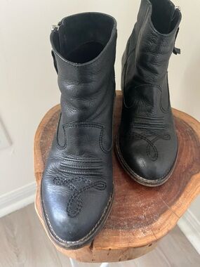 Women’s Short Leather Ankle Cowboy Western Boots